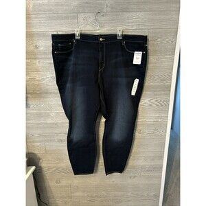 Signature Levi Strauss Gold Label Mid-Rise Skinny Jeans‎ - Size 28M, W39 | L30